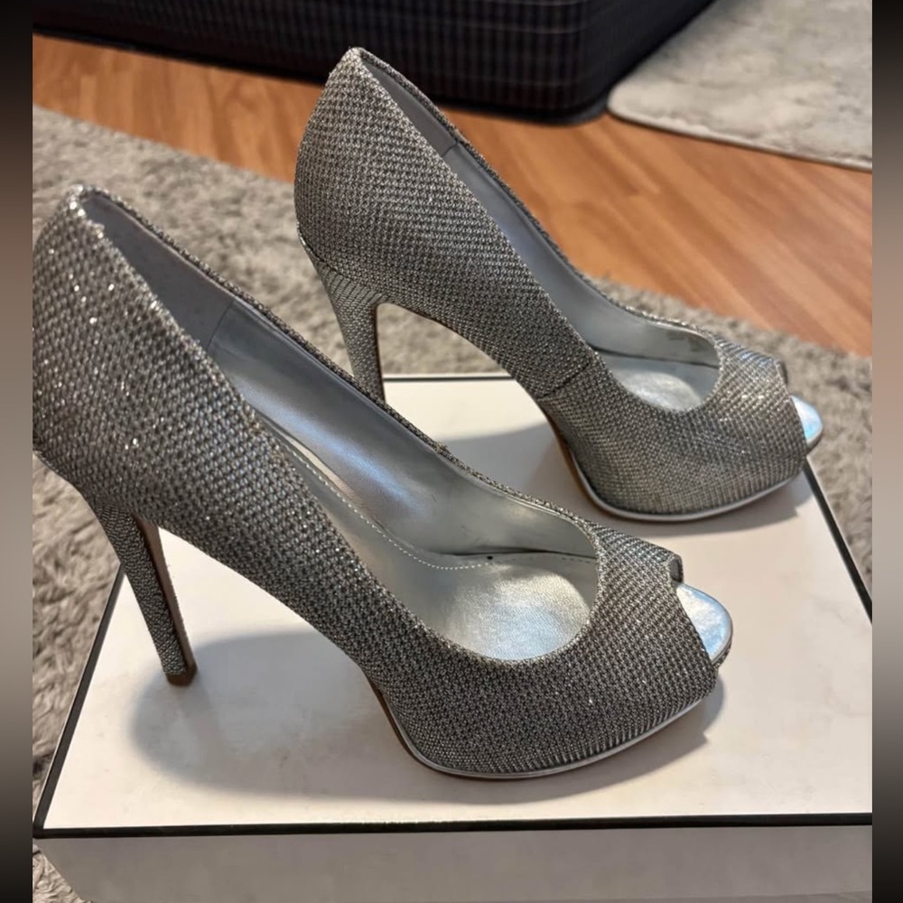 Guess Glitter Pumps